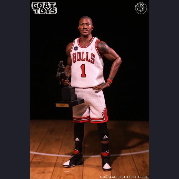 Derrick Rose (MVP suit)