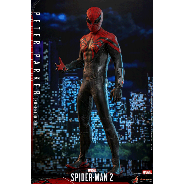 Hot Toys VGM61 1/6 Scale PETER PARKER (SUPERIOR SUIT)