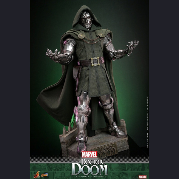 HOT TOYS CMS022 1/6 Doctor Doom