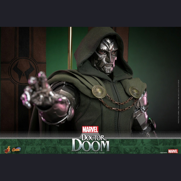 HOT TOYS CMS022 1/6 Doctor Doom